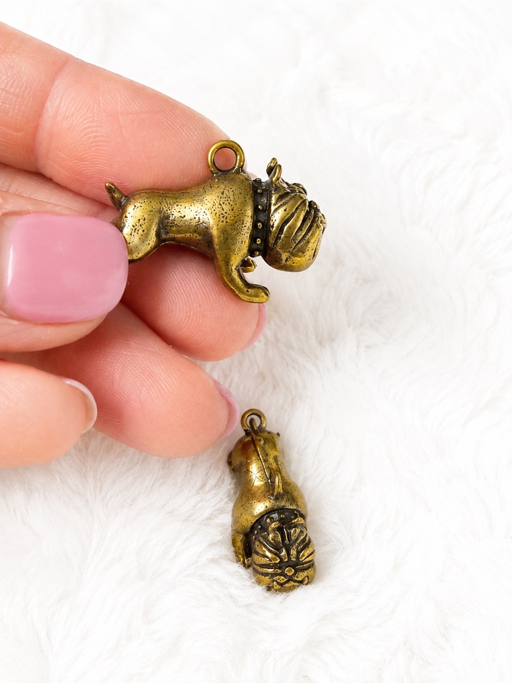 Vintage Brass Colored Bulldog Charms Pair Dog Bracelet Necklace Pendants - Picture 5 of 5